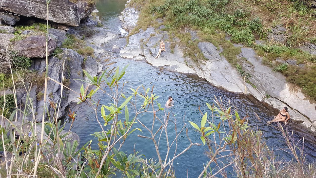 Homie Hostel & Tour Ha Giang Exterior foto